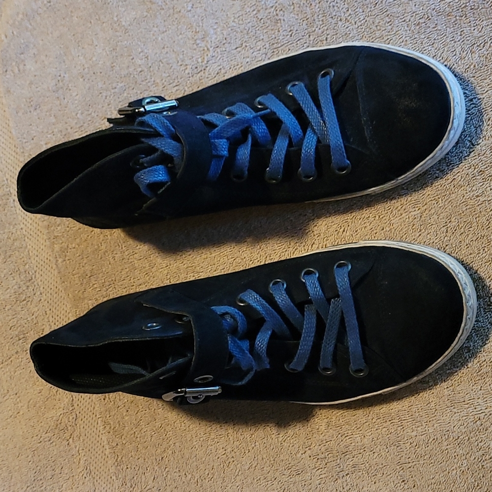 Paul Green Women's mid top sneakers.